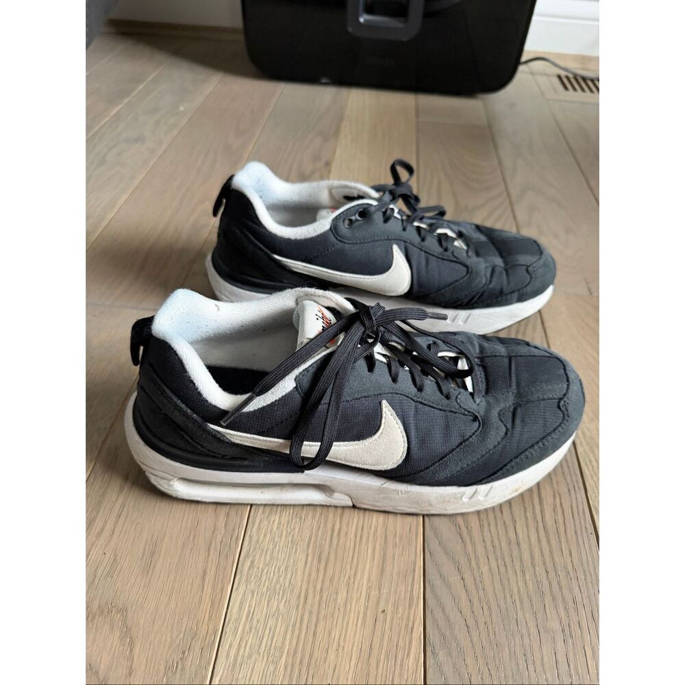 Nike Air Max Dawn Athletic Shoes